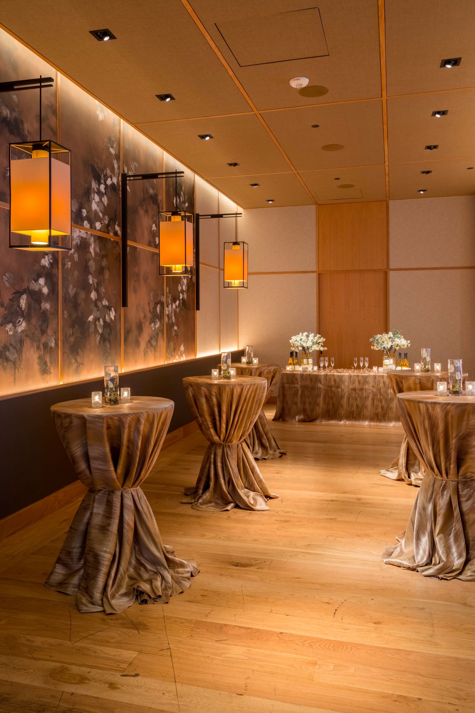 cocktail shoji room
