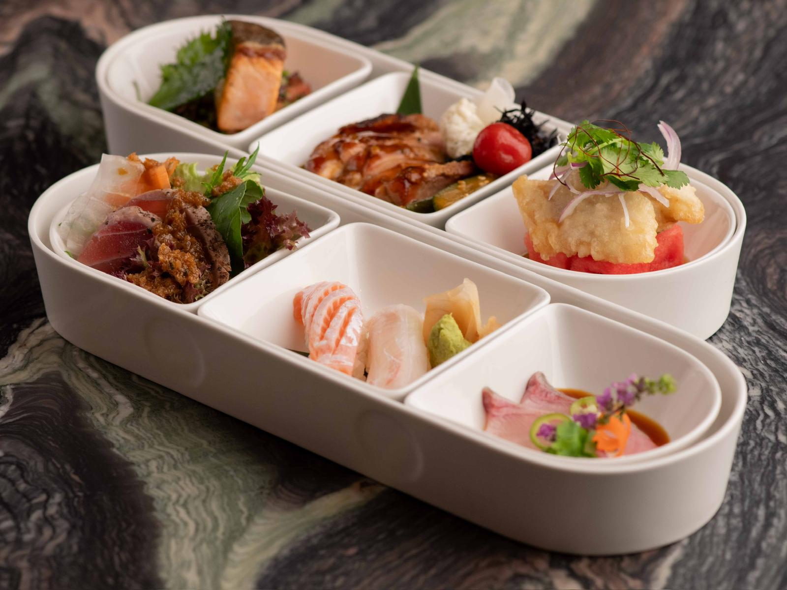 Empire Lunch Box 2